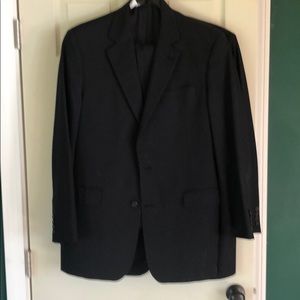 Brooks Brothers 100% wool suit. Navy blue. 40L